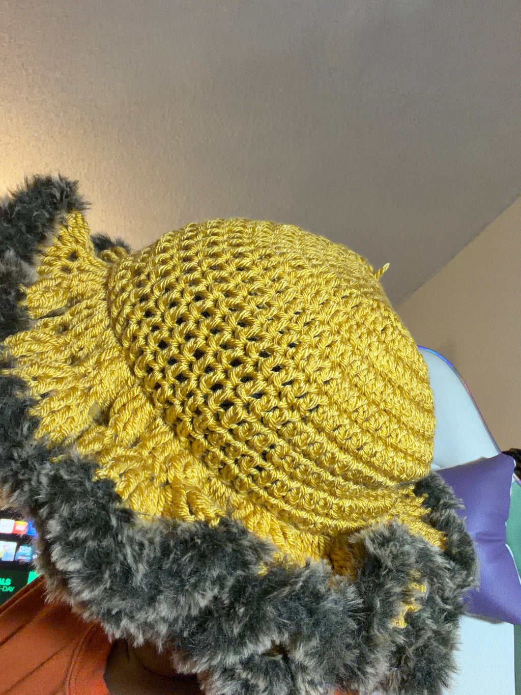 Cozy Ruffle Hat with Fur